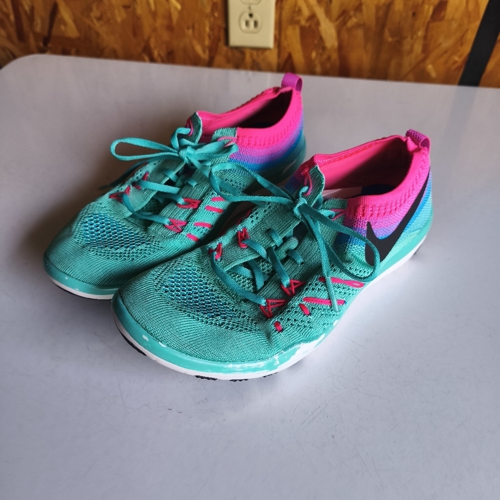 Nike Free Focus Flyknit Running Shoes sz 6.5 Hyper Turquoise Pink Blast RARE